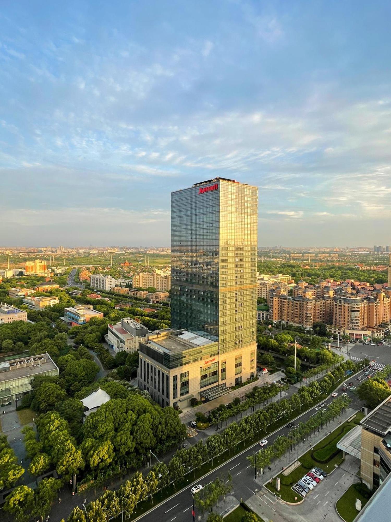 Shanghai Marriott Hotel Pudong East - Only A 30 Minute Drive From Disney Екстериор снимка
