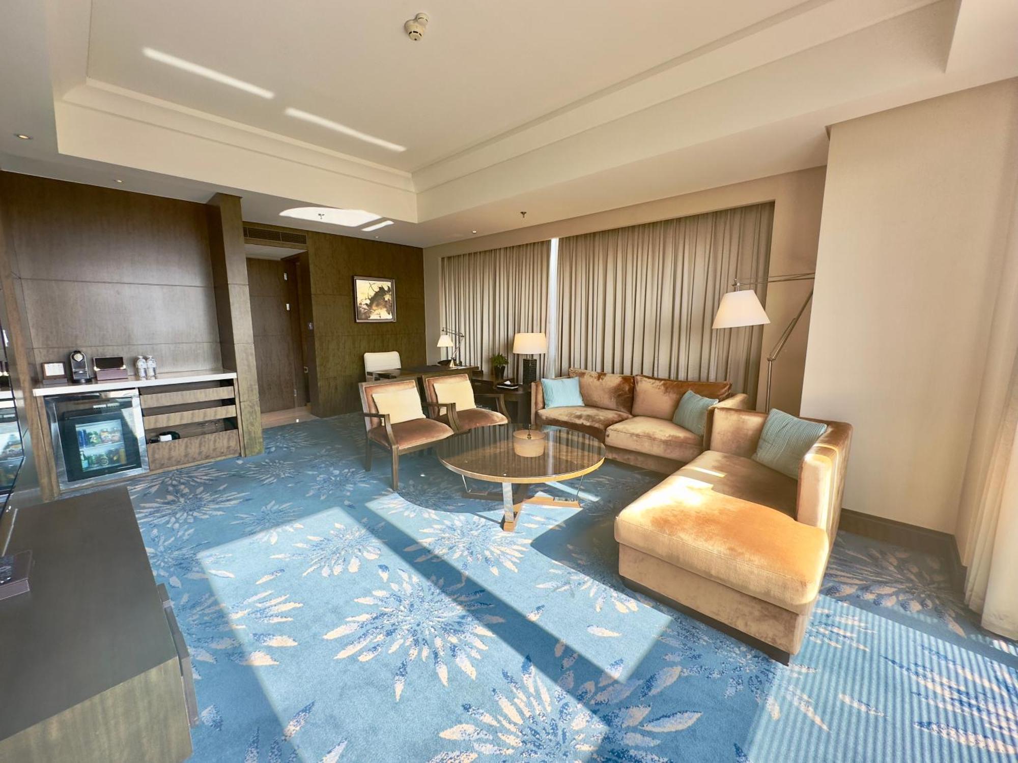 Shanghai Marriott Hotel Pudong East - Only A 30 Minute Drive From Disney Екстериор снимка