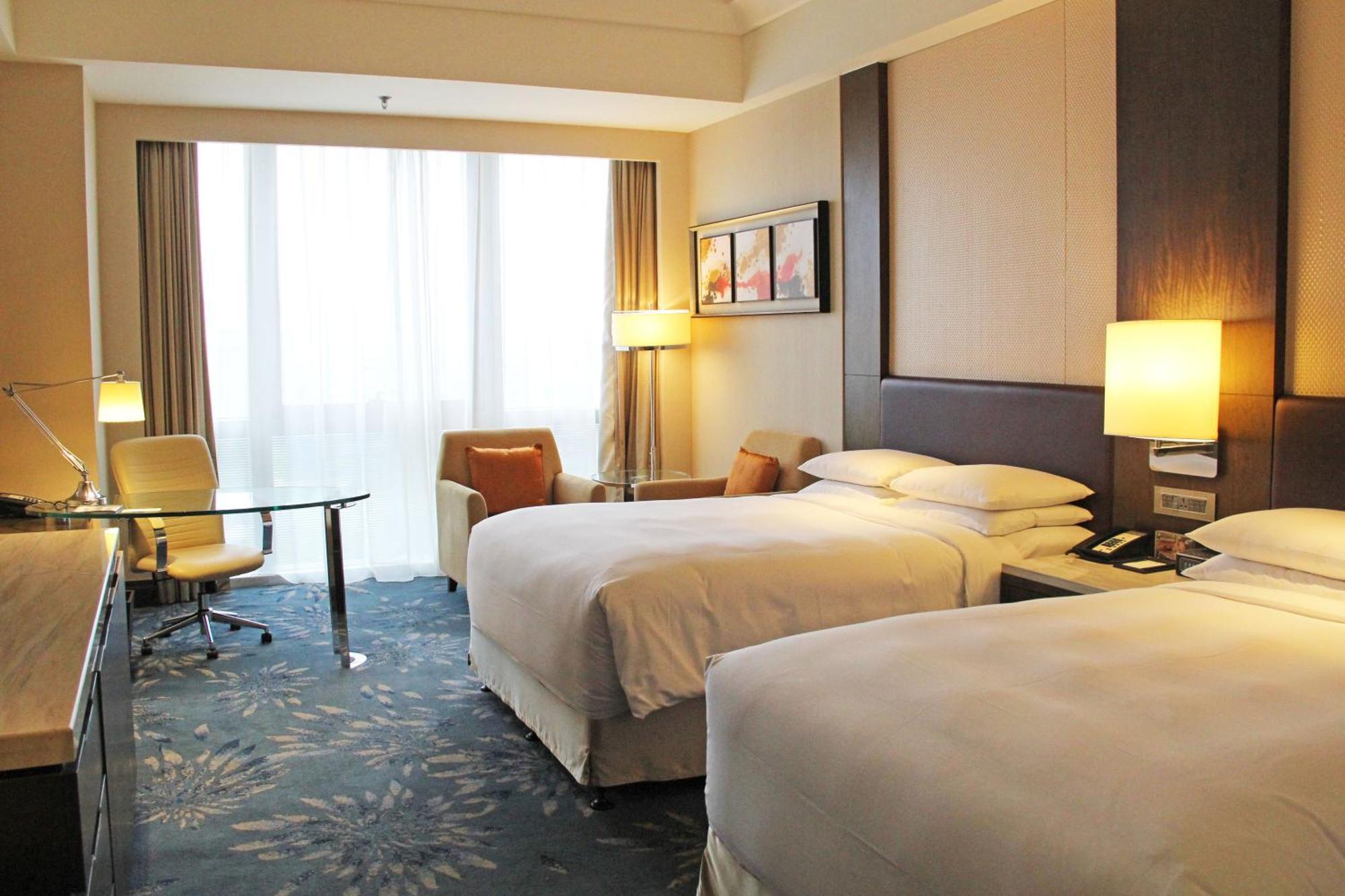 Shanghai Marriott Hotel Pudong East - Only A 30 Minute Drive From Disney Екстериор снимка