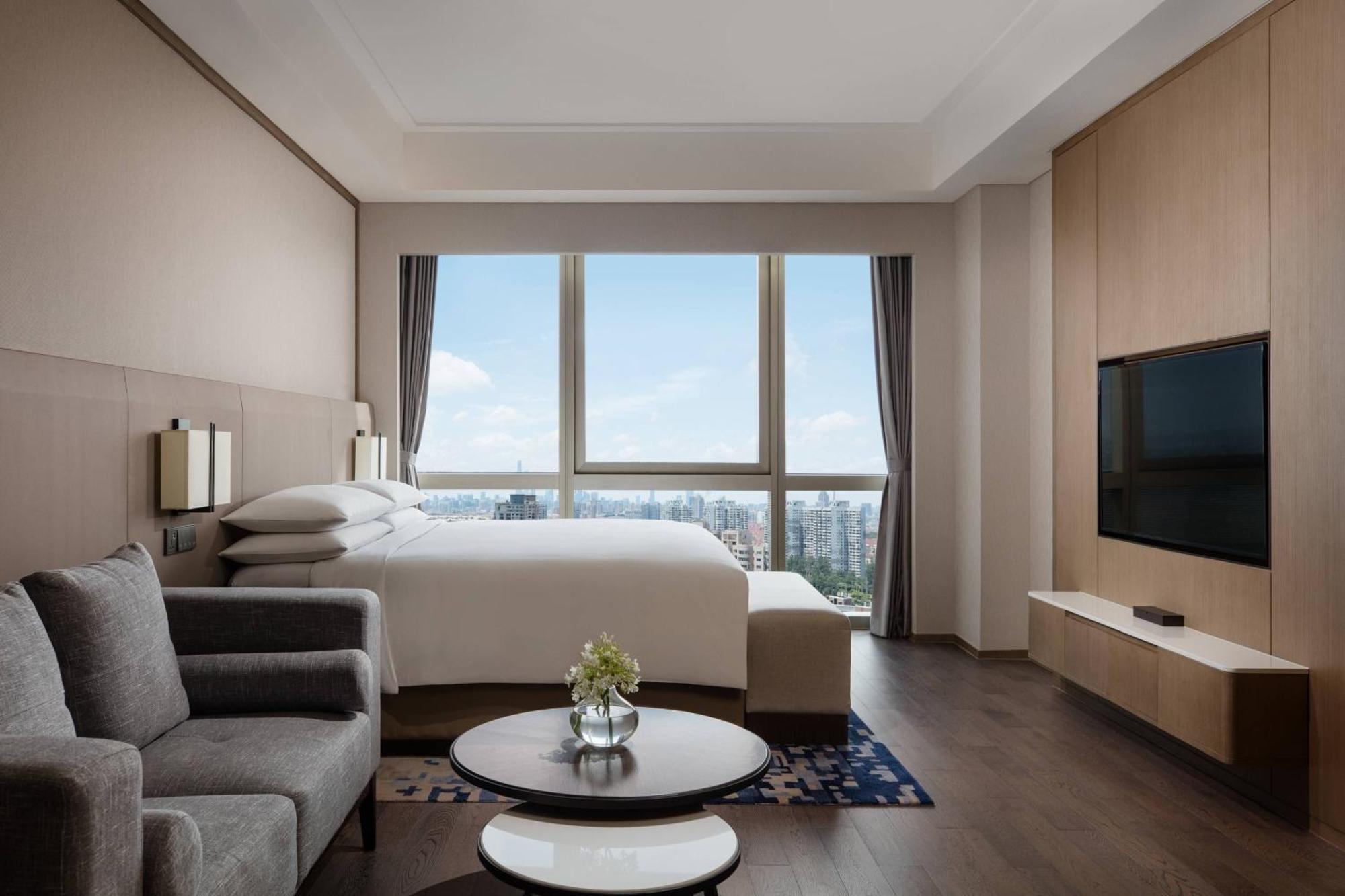 Shanghai Marriott Hotel Pudong East - Only A 30 Minute Drive From Disney Екстериор снимка