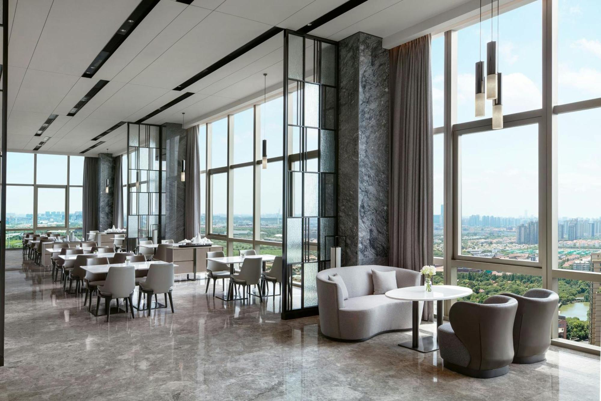 Shanghai Marriott Hotel Pudong East - Only A 30 Minute Drive From Disney Екстериор снимка