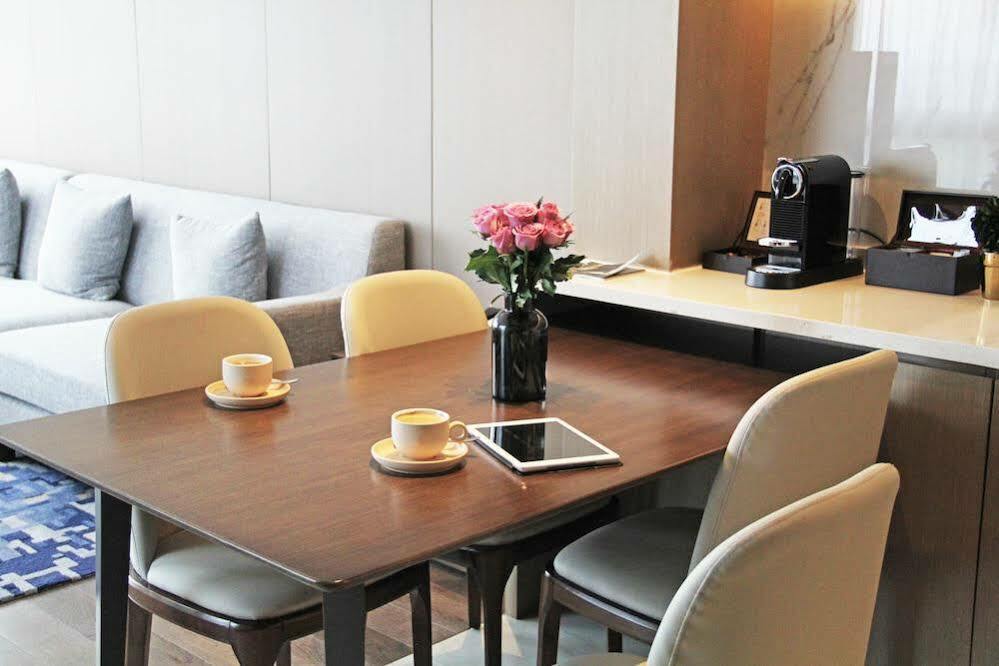 Shanghai Marriott Hotel Pudong East - Only A 30 Minute Drive From Disney Екстериор снимка